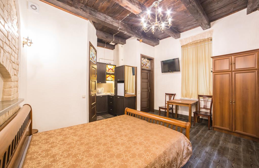 Apartment On Valova 16-2- 2 Minutes To Market Square リヴィウ エクステリア 写真