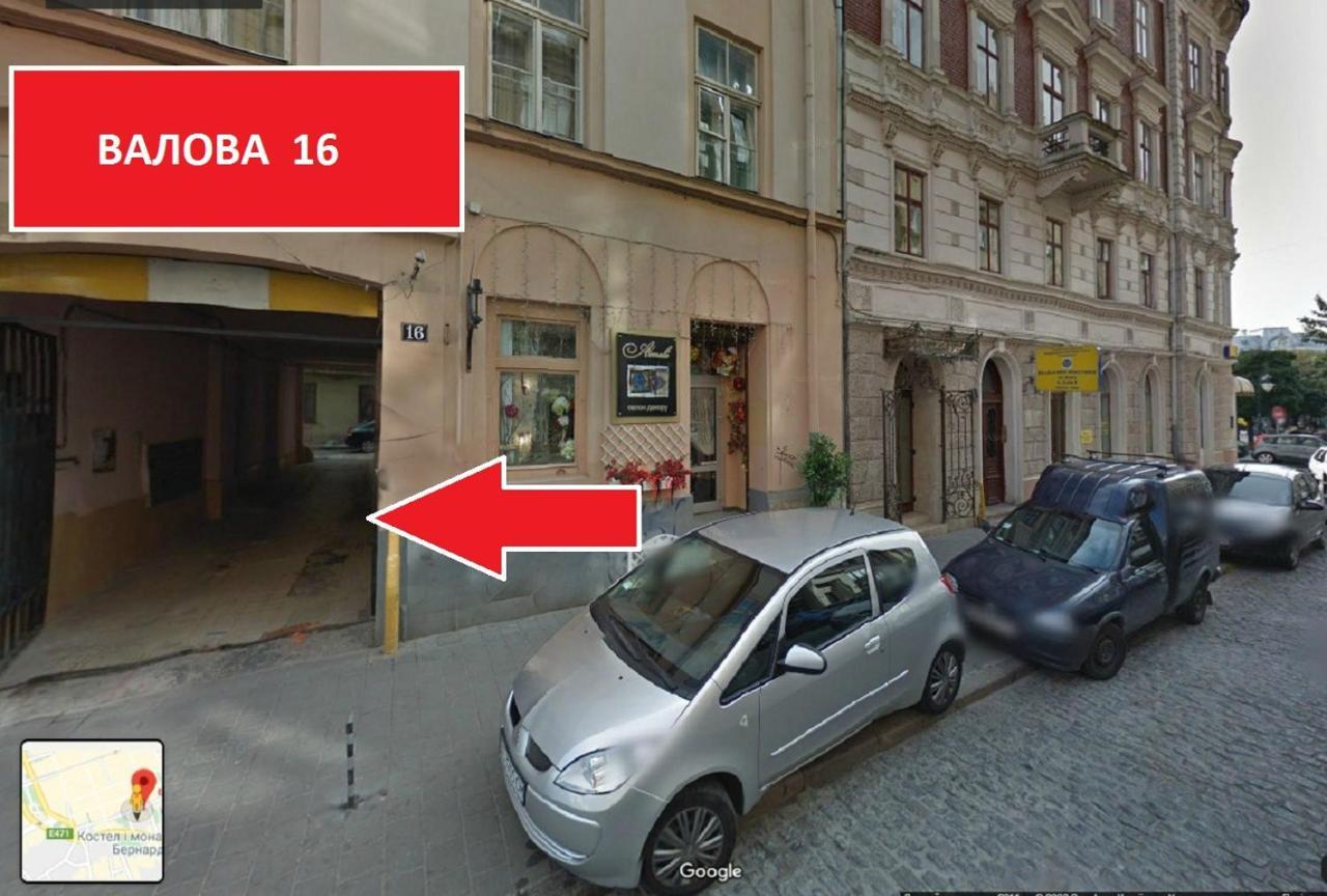 Apartment On Valova 16-2- 2 Minutes To Market Square リヴィウ エクステリア 写真